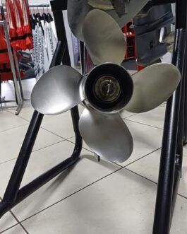 2015 used Pair of Yamaha 90HP Outboards Displayed in Store